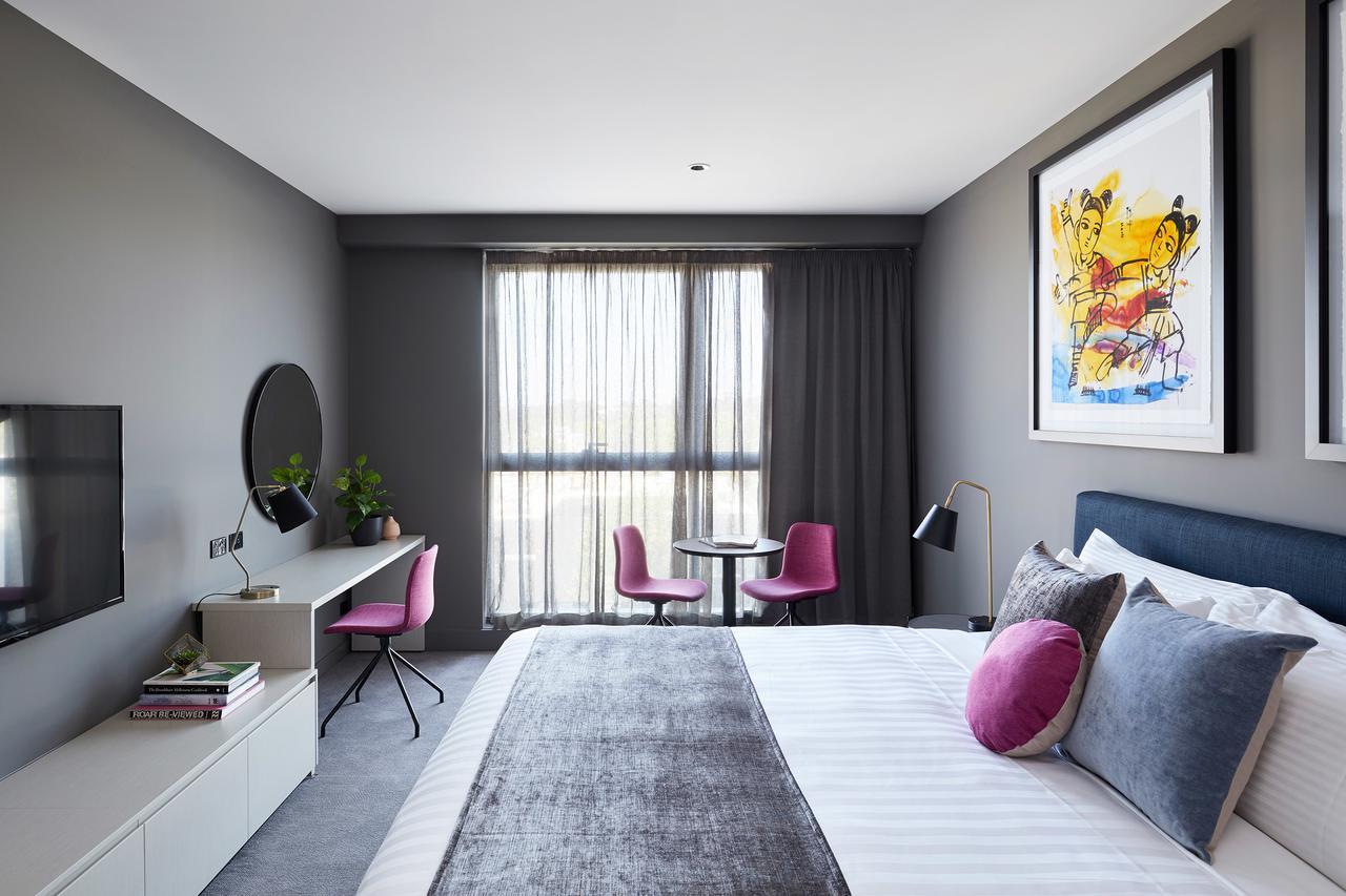 Art Series - The Chen Бокс Хил Екстериор снимка A room at the hotel