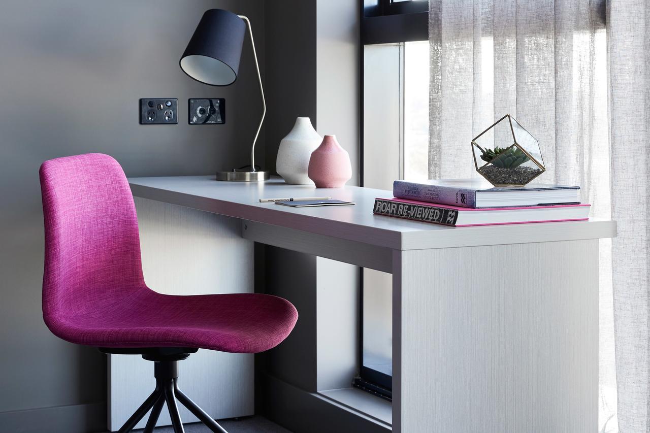 Art Series - The Chen Бокс Хил Екстериор снимка A desk with a chair
