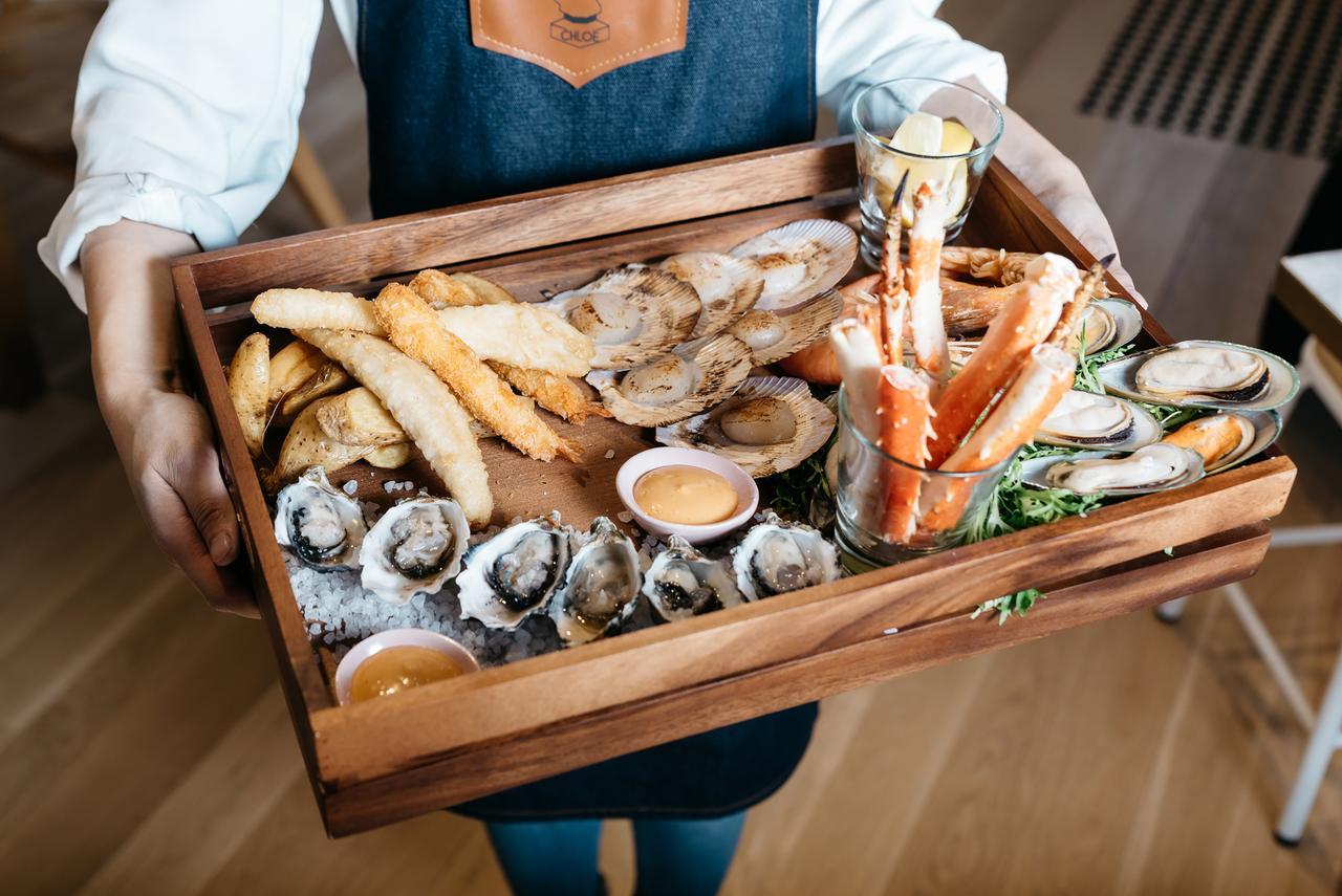 Art Series - The Chen Бокс Хил Екстериор снимка Seafood platter