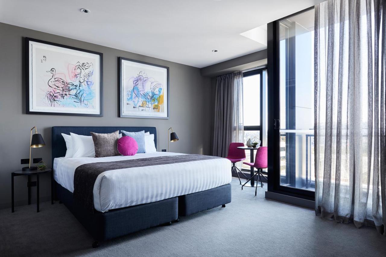 Art Series - The Chen Бокс Хил Екстериор снимка A bedroom at the Hotel